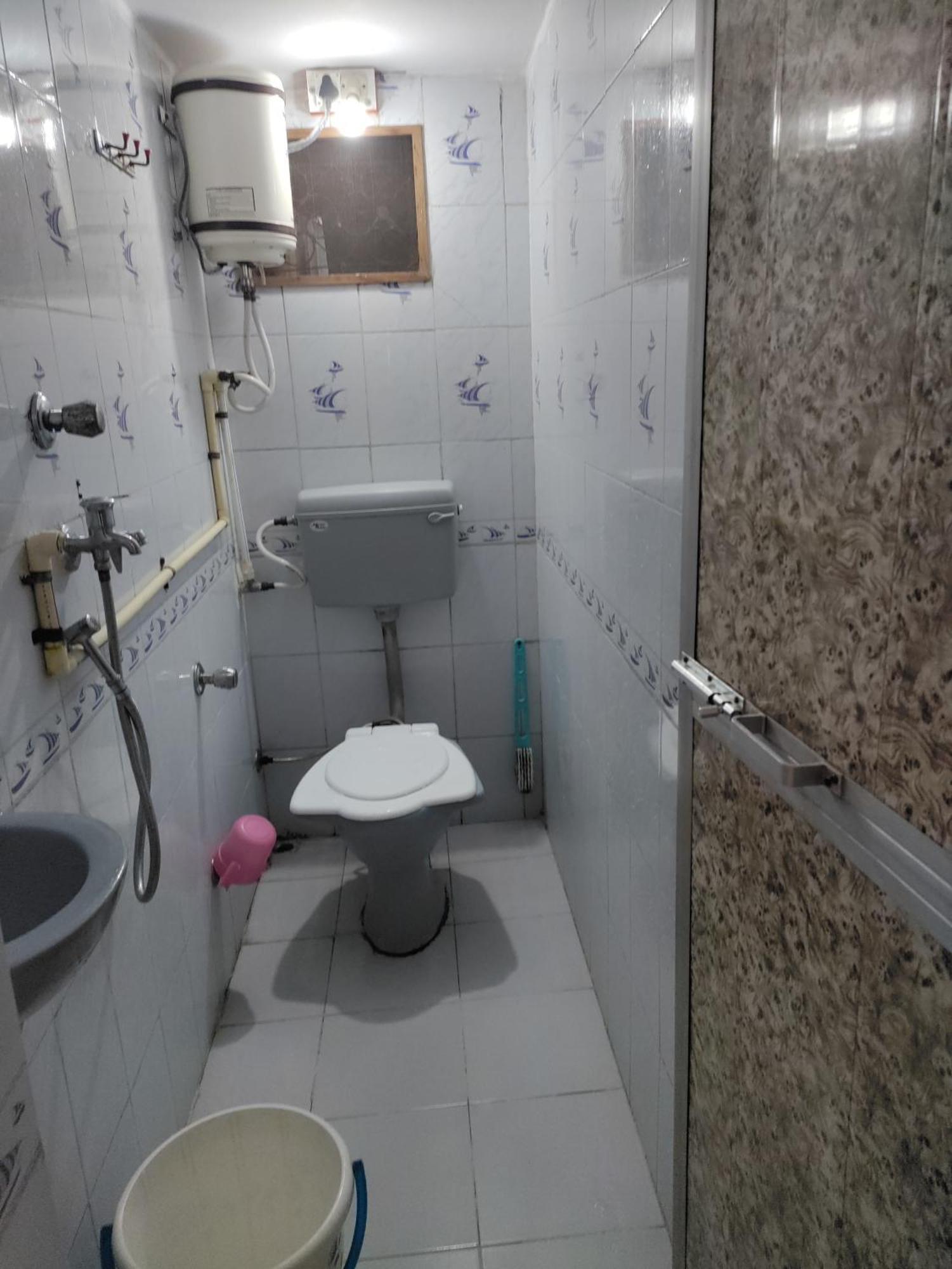 Ramashray Guest House Uddzsaín Kültér fotó