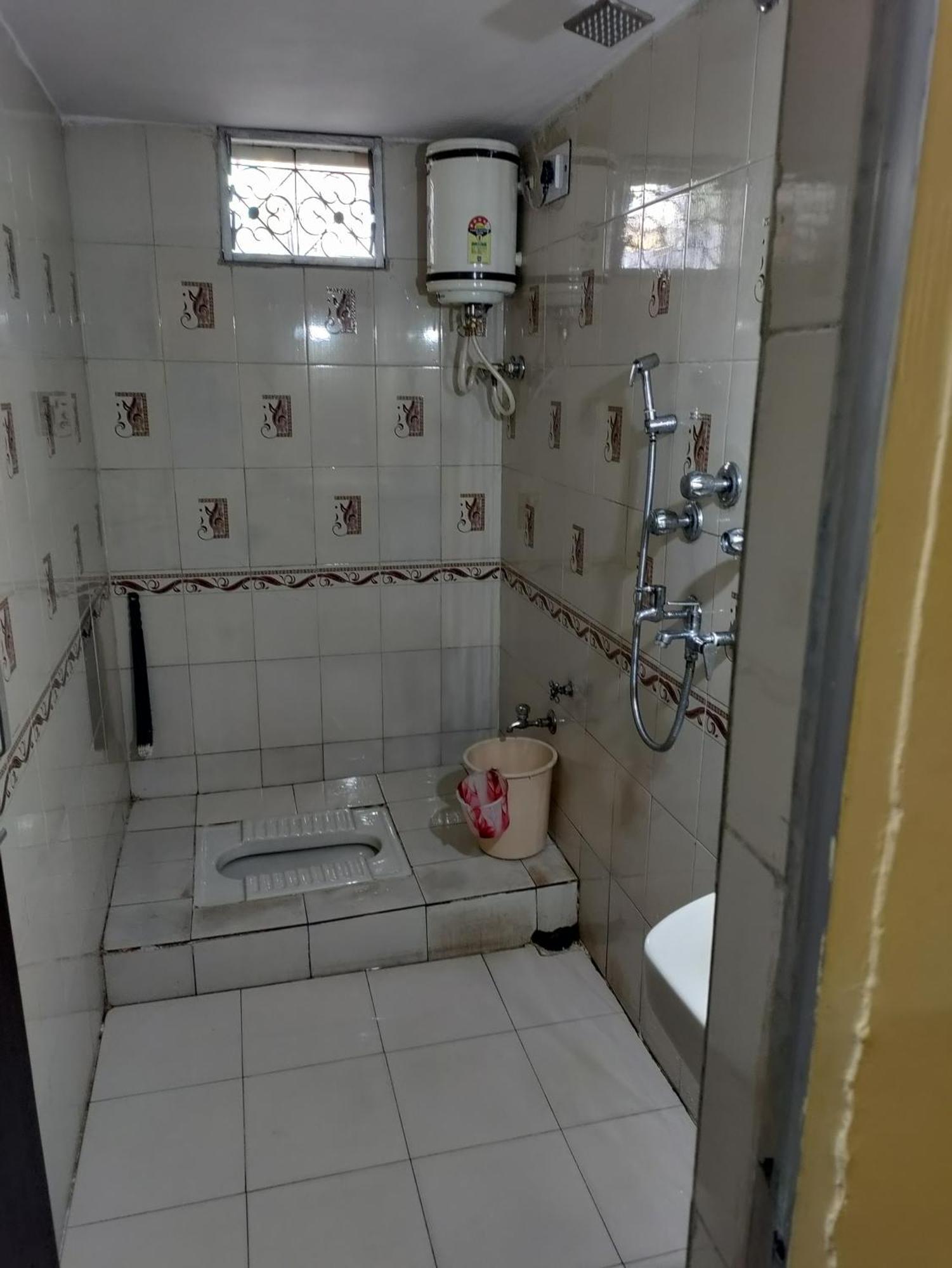 Ramashray Guest House Uddzsaín Kültér fotó